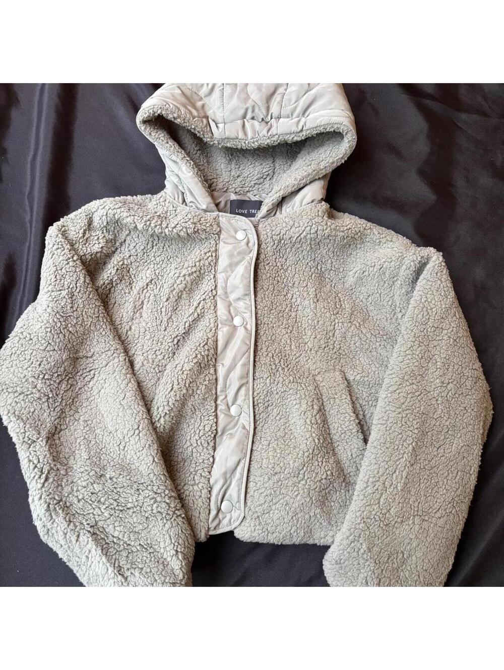 Love Tree sherpa cropped hooded jacket snap front
